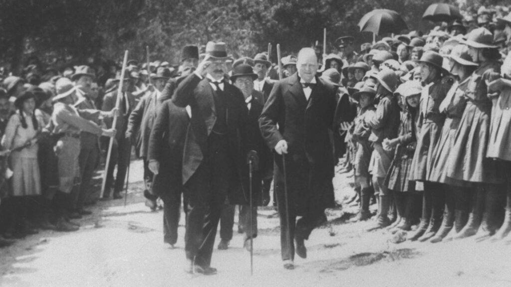 Che ruolo ha la demografia nel conflitto arabo-israeliano? - Winston Churchill e Herbert Samuel, Alto Commissario per la Palestina, a Gerualemme durante il mandato britannico (1921). 