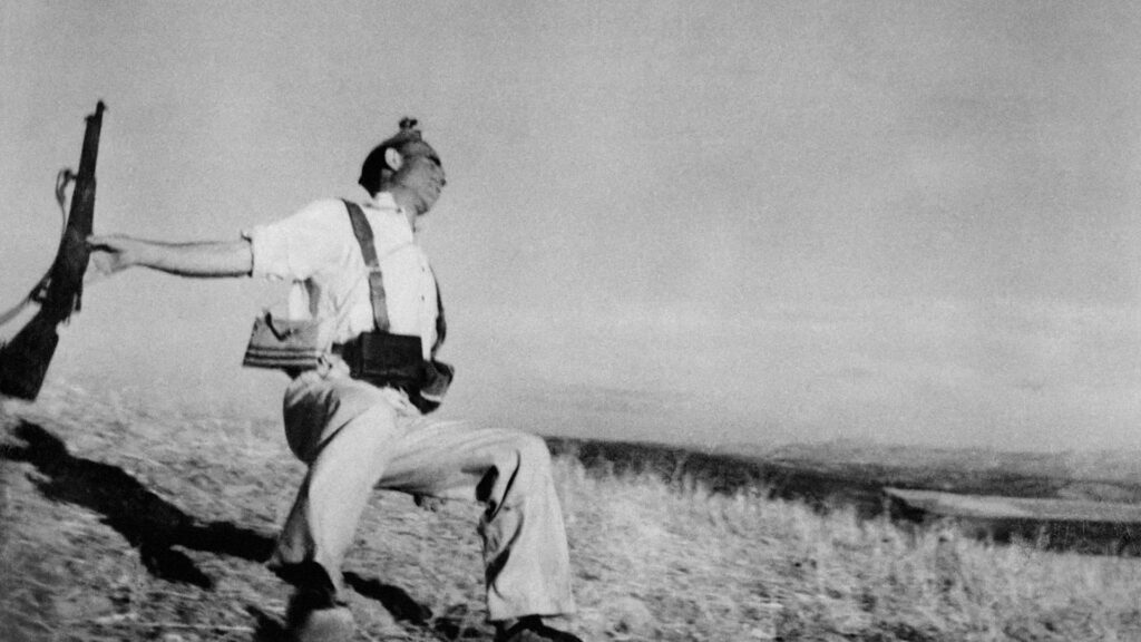 “Civil War” è un film sulla guerra e sulle immagini ma nessuna delle due è raccontata bene - "Il miliziano colpito a morte" di Robert Capa (1936)