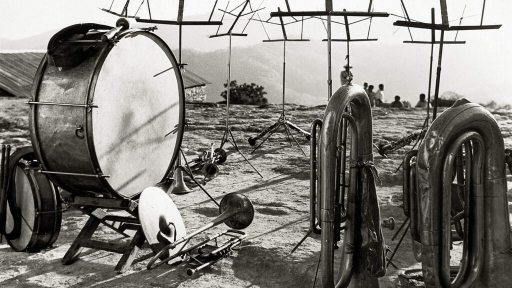 PIACERI SCONOSCIUTI 11 - Foto di Juan Rulfo (via meer.com).