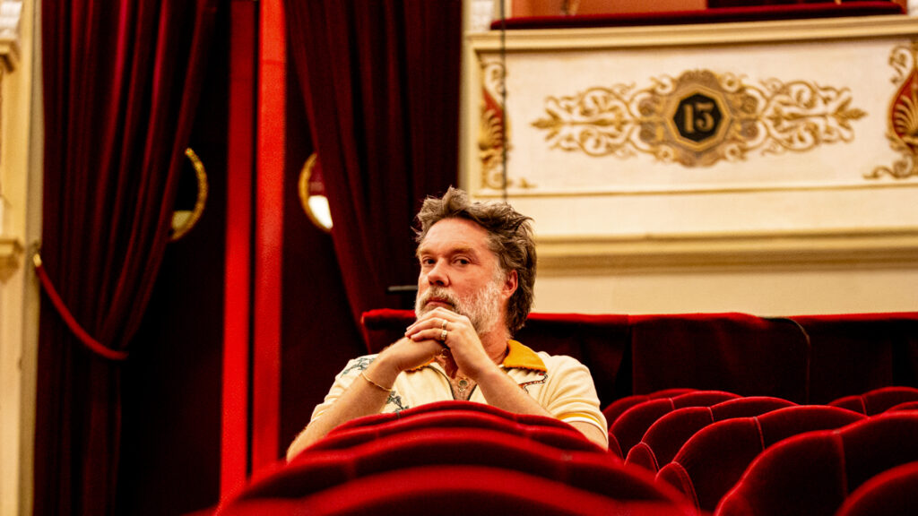 Nell’”Hadrian” di Rufus Wainwright c’è “troppa queerness”. Ed è stupendo - 