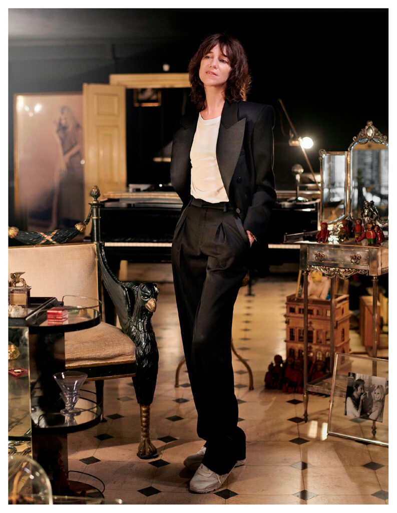 Quel che resta di Serge Gainsbourg - "Portrait officiel de Charlotte Gainsbourg", habillée en Saint Laurent par Anthony Vaccarello © Jean-Baptiste Mondino, 2023