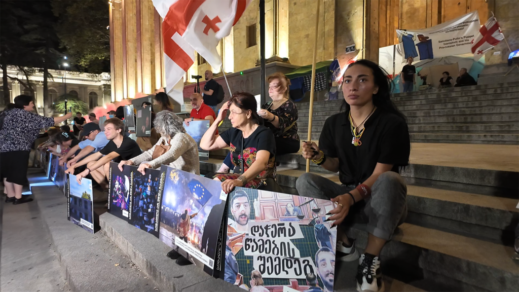 A Tbilisi i giornalisti scendono in piazza (sperando che non sia troppo tardi) - 