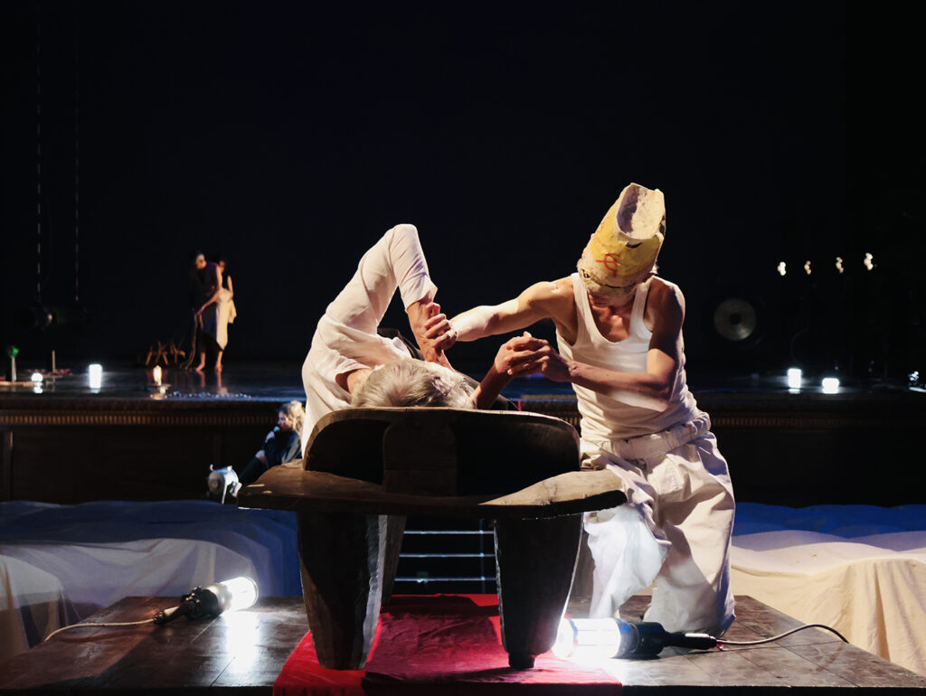 Credere nella bontà, non nel bene. Intervista a Mariangela Gualtieri - 