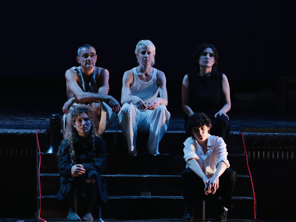 Credere nella bontà, non nel bene. Intervista a Mariangela Gualtieri - 