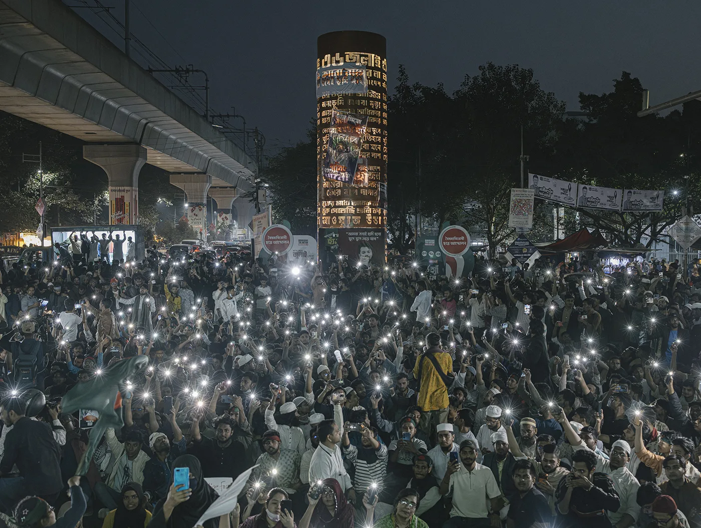Che ne è stato della rivoluzione della Gen Z in Bangladesh? - Un sit-in di protesta a Shahbag, la rotonda che è stata epicentro della “rivolta di luglio”.